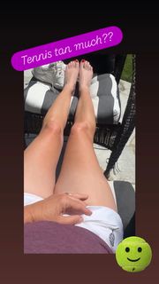 Angela Kinsey feet photo 10