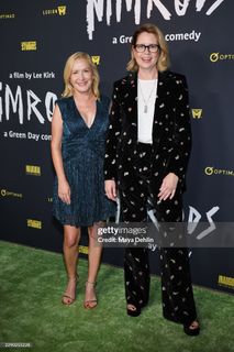 Angela Kinsey feet photo 7