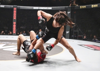 Angela Lee feet photo 13