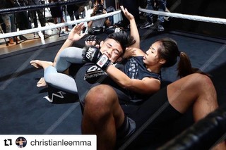 Angela Lee feet photo 11