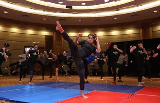 Angela Lee feet photo 19