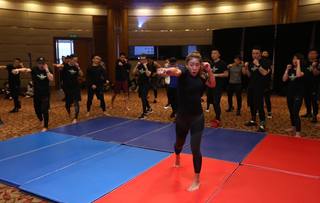 Angela Lee feet photo 18