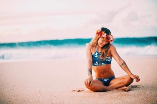 Angela Lee feet photo 14