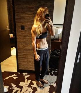 Angela Lee feet photo 6
