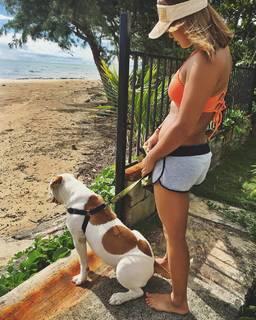 Angela Lee feet photo 4