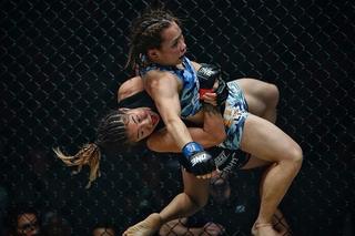 Angela Lee feet photo 16
