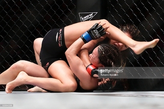 Angela Lee feet photo 8