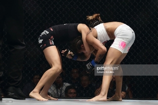 Angela Lee feet photo 2