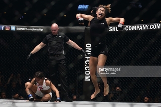 Angela Lee feet photo 1