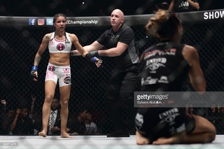 Angela Lee feet photo 19