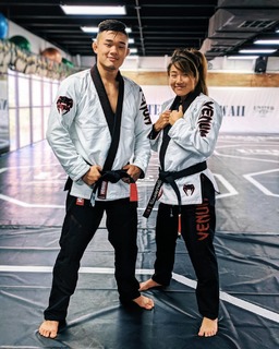 Angela Lee feet photo 6