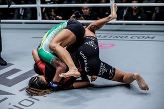 Angela Lee feet photo 2