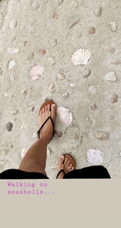 Angela Lee feet photo 1