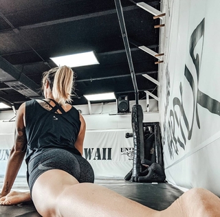 Angela Lee feet photo 8
