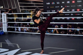Angela Lee feet photo 15