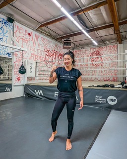 Angela Lee feet photo 14