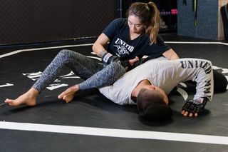 Angela Lee feet photo 3
