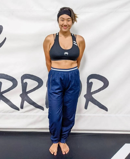 Angela Lee feet photo 20