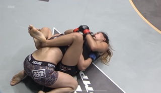 Angela Lee feet photo 2