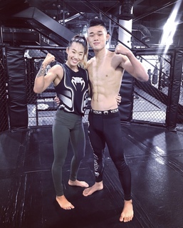 Angela Lee feet photo 17