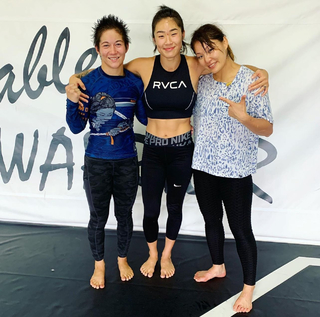 Angela Lee feet photo 16