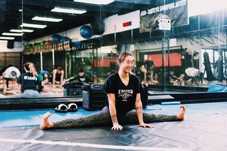 Angela Lee feet photo 1