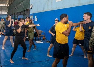 Angela Lee feet photo 20