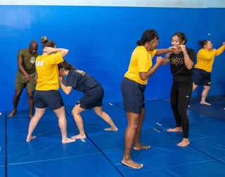Angela Lee feet photo 19