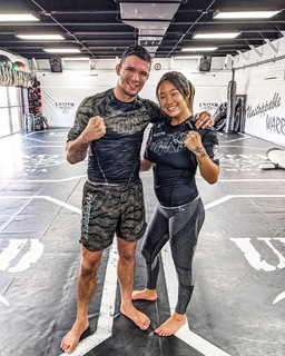 Angela Lee feet photo 17