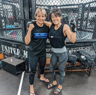 Angela Lee feet photo 13