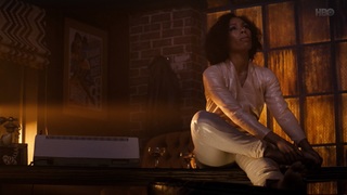Angela Lewis feet photo 18