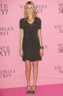 Angela Lindvall feet photo 5