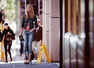 Angela Lindvall feet photo 10