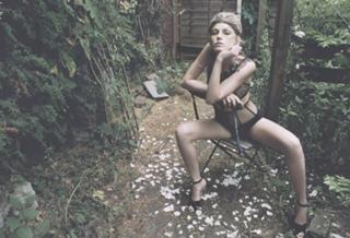 Angela Lindvall feet photo 3