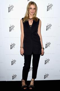 Angela Lindvall feet photo 7