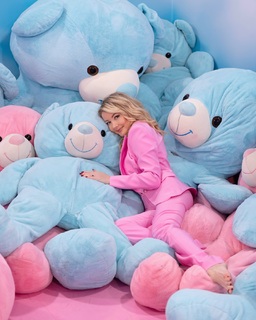 Angela Melillo feet photo thumbnail