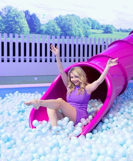 Angela Melillo feet photo thumbnail