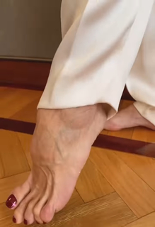 Angela Melillo feet photo thumbnail