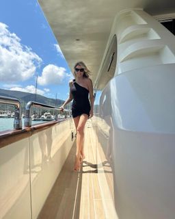 Angela Melillo feet photo thumbnail