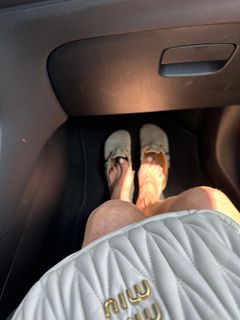 Angela Melillo feet photo thumbnail