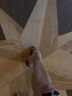 Angela Melillo feet photo thumbnail