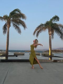 Angela Melillo feet photo thumbnail