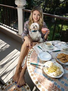 Angela Melillo feet photo thumbnail