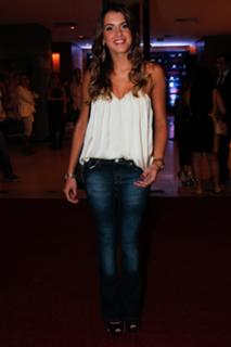 Angela Munhoz feet photo 9