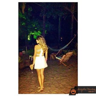 Angela Munhoz feet photo 4