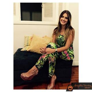 Angela Munhoz feet photo 1