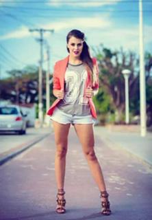 Angela Munhoz feet photo 1