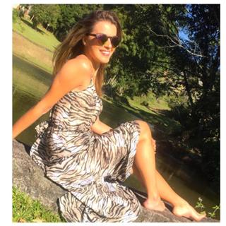 Angela Munhoz feet photo 7