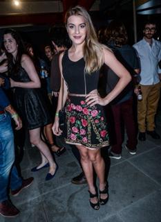 Angela Munhoz feet photo 13