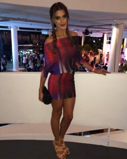 Angela Munhoz feet photo 18